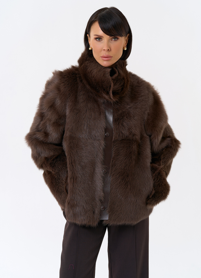 Женская короткая дубленка с воротником стойкой модель № 31928 меха малина