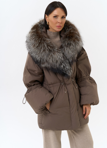 Женский пуховик с капюшоном из меха чернобурки