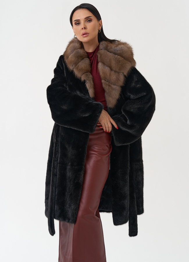 Норковая шуба с капюшоном из меха куницы модель № 30480 универмаг малина
