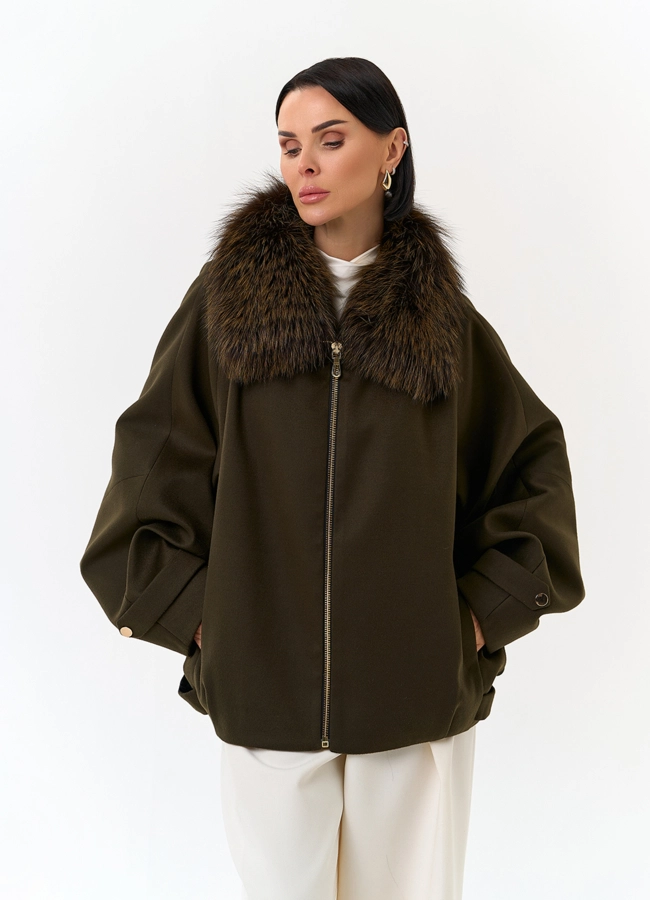 Женское укороченное пальто с отделкой из меха лисы модель № 32858 меха малина