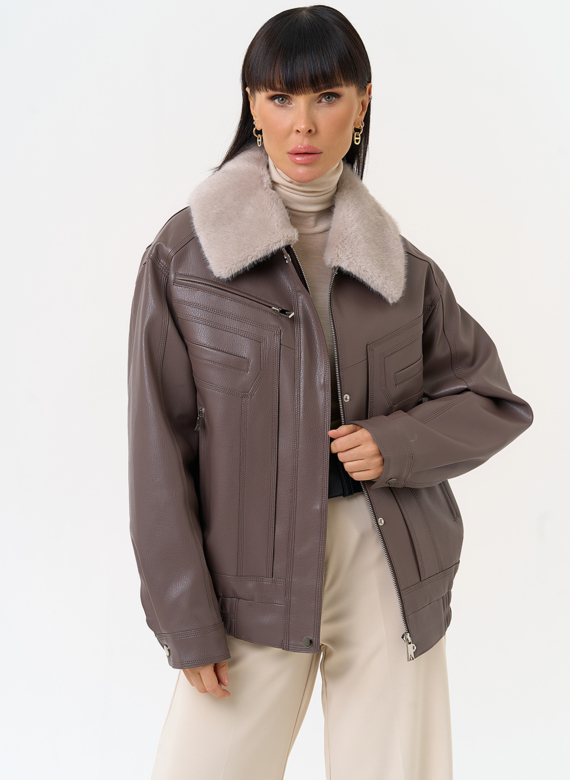 Женская утепленная куртка из эко кожи в бежевом цвете