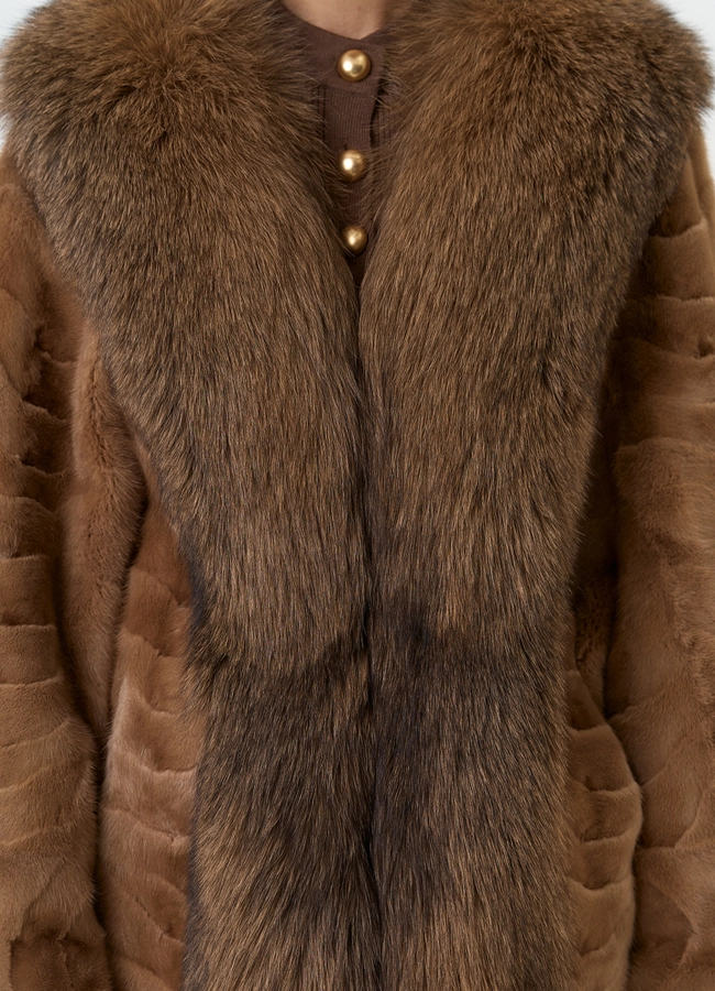 Шуба из норки с отделкой из меха лисы модель № 32200 универмаг малина фото