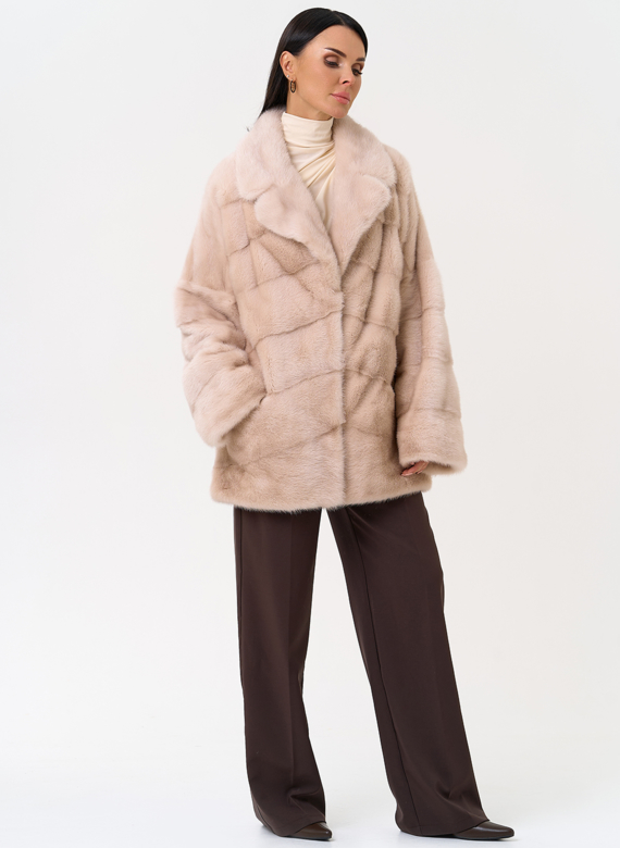 Укороченная шуба из меха норки с английским воротником